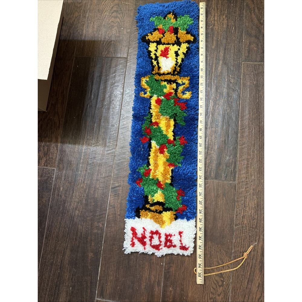 Vtg Latch Hook Rug Completed Noel Wall Hanging‎ Christmas Holiday Candle 9x32